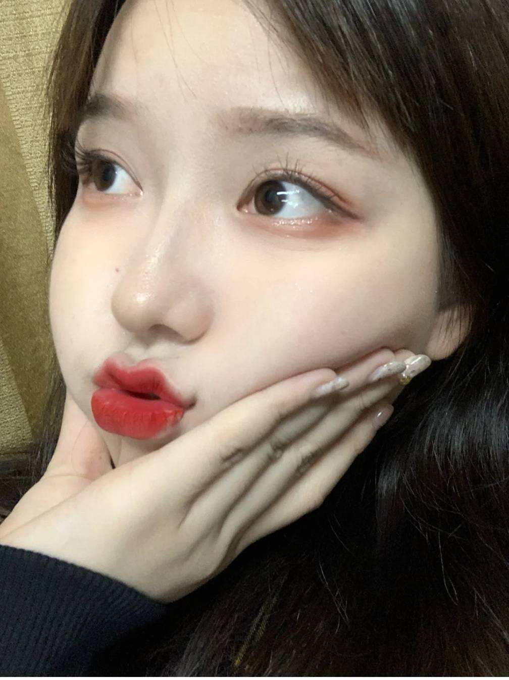 长期涂口红嘴唇颜色不好看了,经常涂口红会不会对嘴唇造成危害