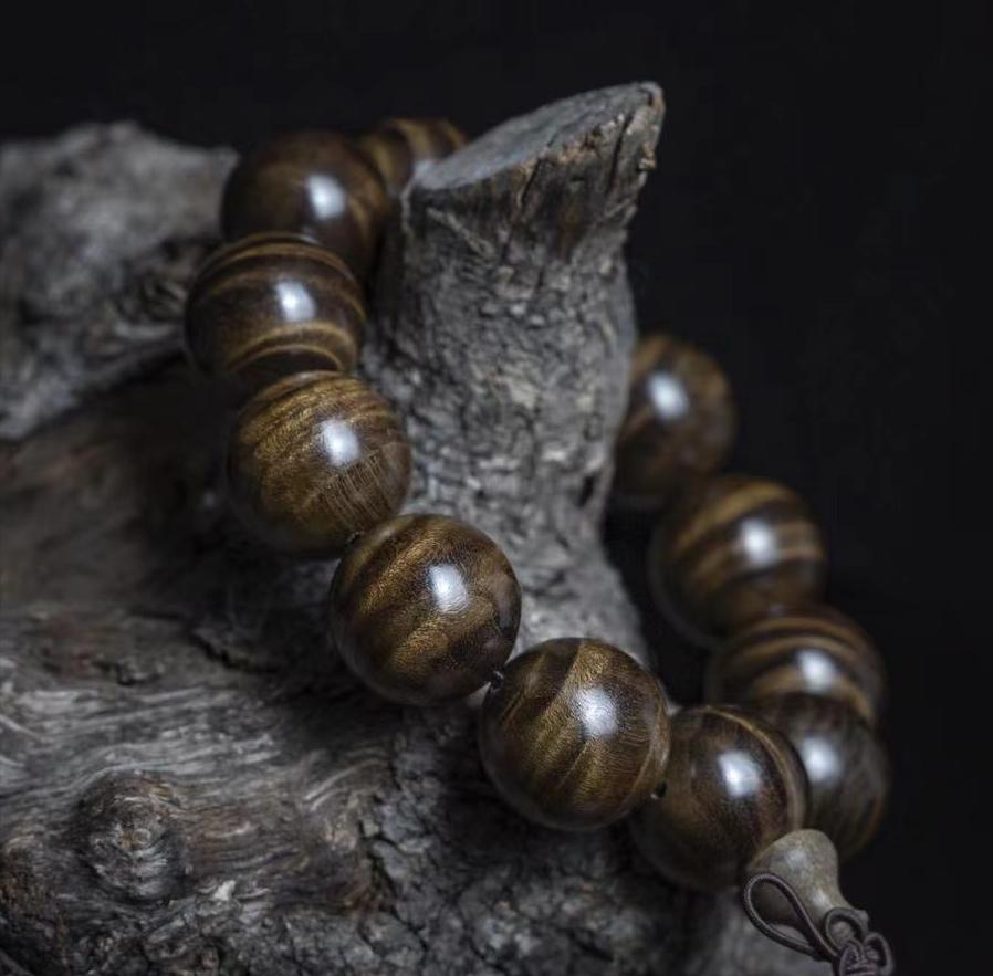 金丝楠老料手串怎么盘玩,金丝楠手串如何盘玩快速包浆