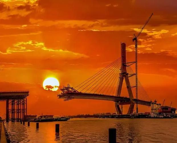 路桥行业的工程到底挣钱不挣钱,路桥工程前景怎么样啊