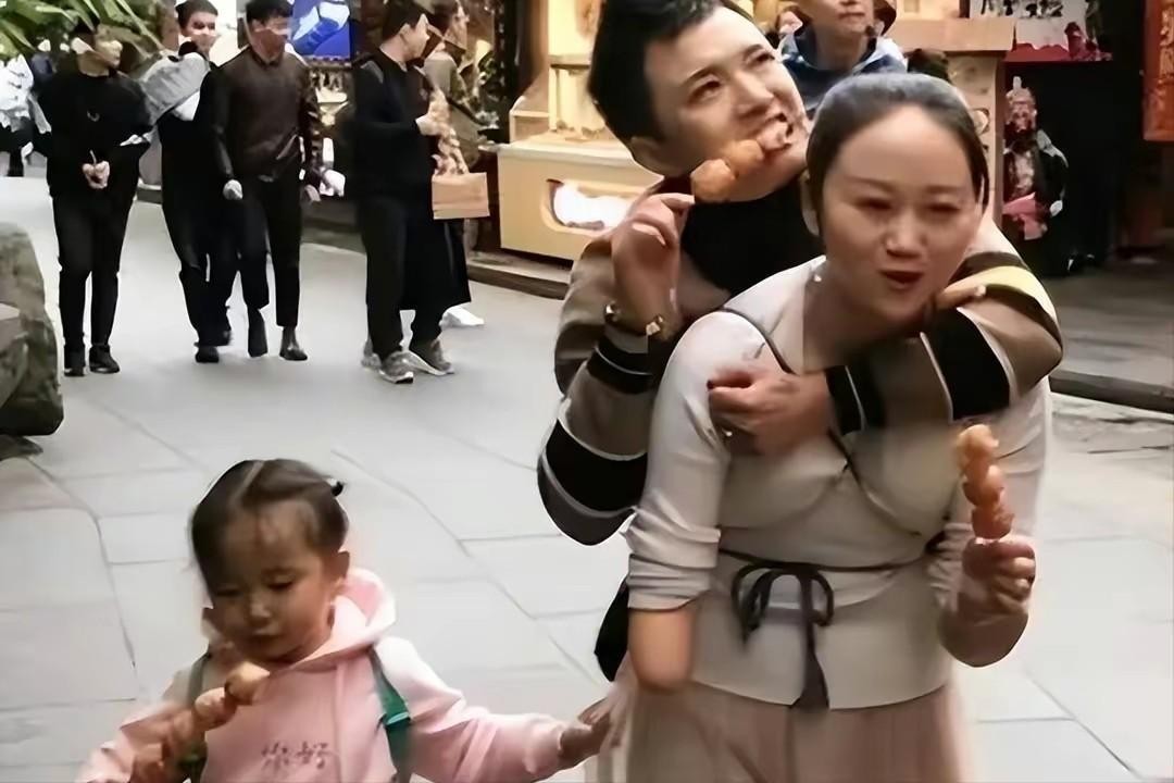 “连体夫妻”走红后，无腿丈夫抛妻弃子另寻新欢，如今生活怎样了