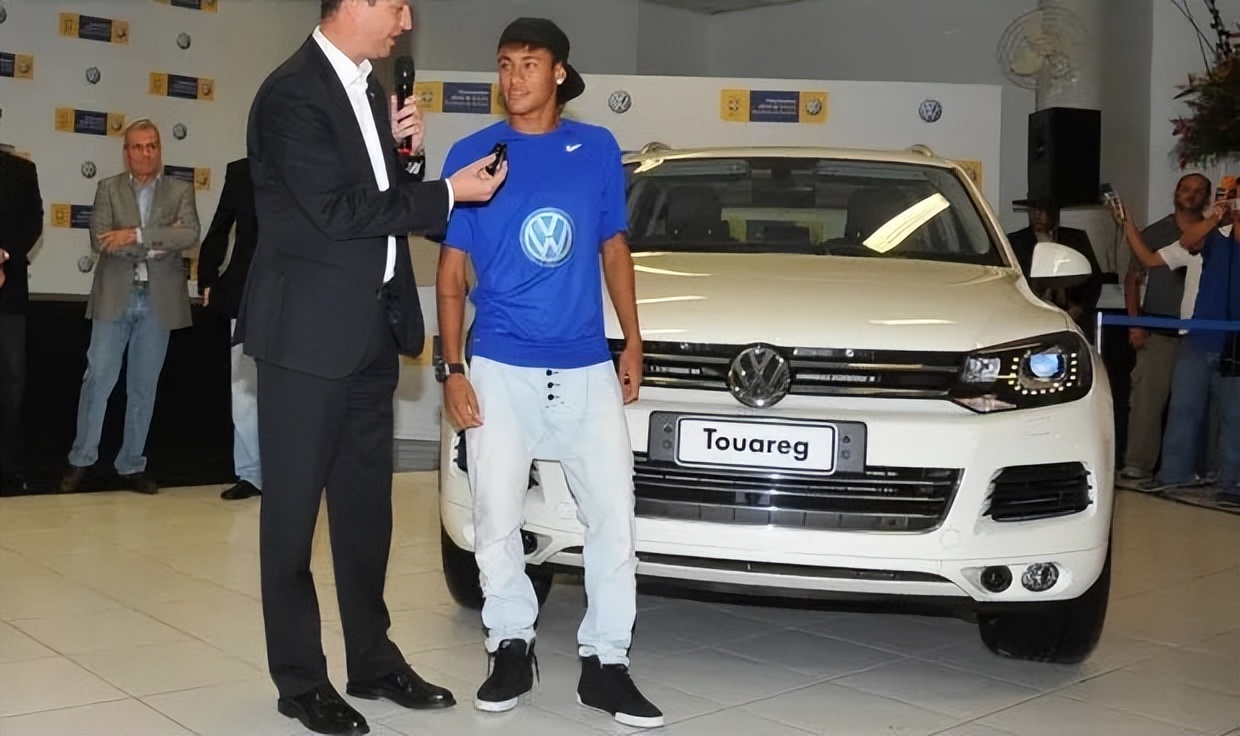 巴西内马尔豪车,巴西球星内马尔的豪车