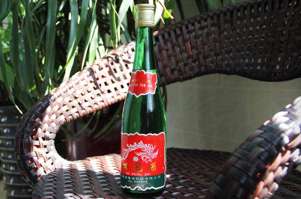 红星二锅头，黄盖玻汾和绿脖西凤，哪个好喝？听听老酒友怎么说