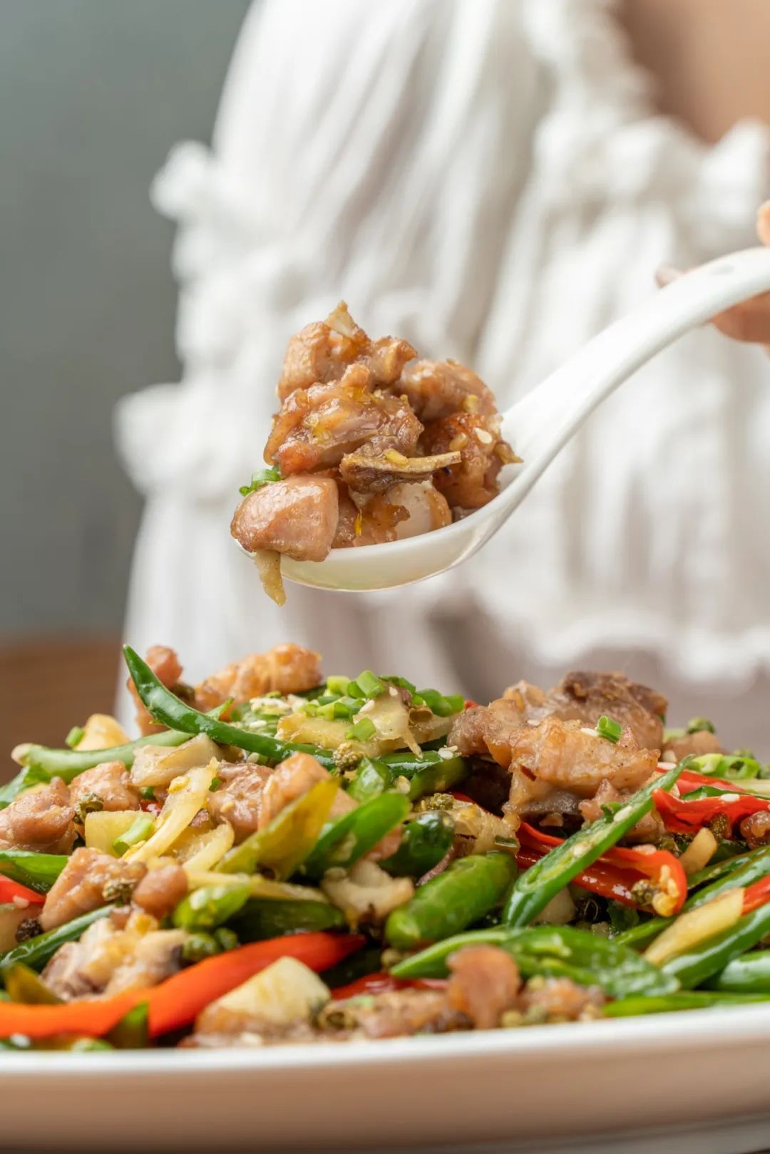 称霸江湖菜23年的“排队神话”又开新店！不讲故事只讲味道