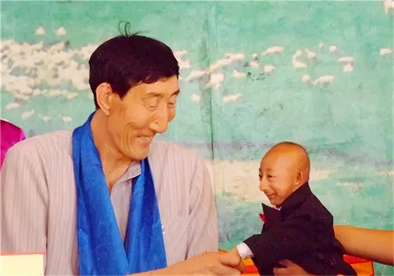 中国2米36巨人鲍喜顺现状,2米巨人鲍喜顺近况