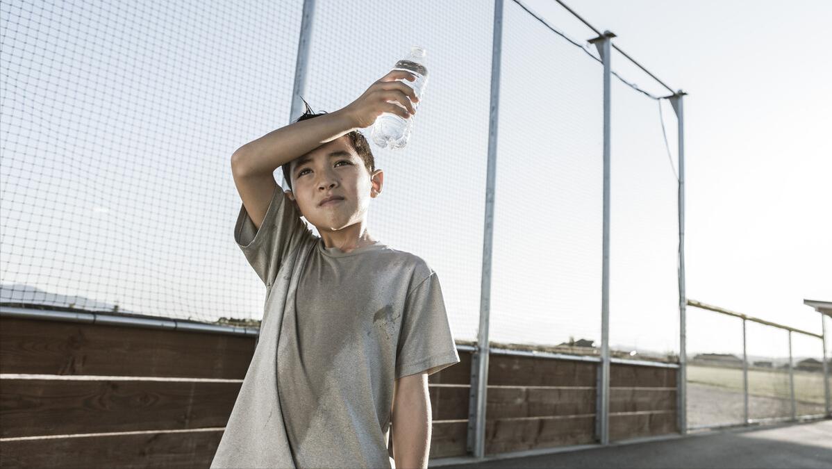 爱出汗和不爱出汗的人哪个更健康,爱出汗和不爱出汗的人都是病吗