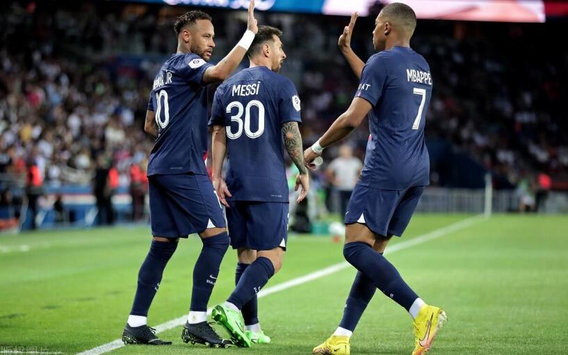 想开了！梅西今晨又造点+让点！1镜头最风骚，并非两度挑传内少