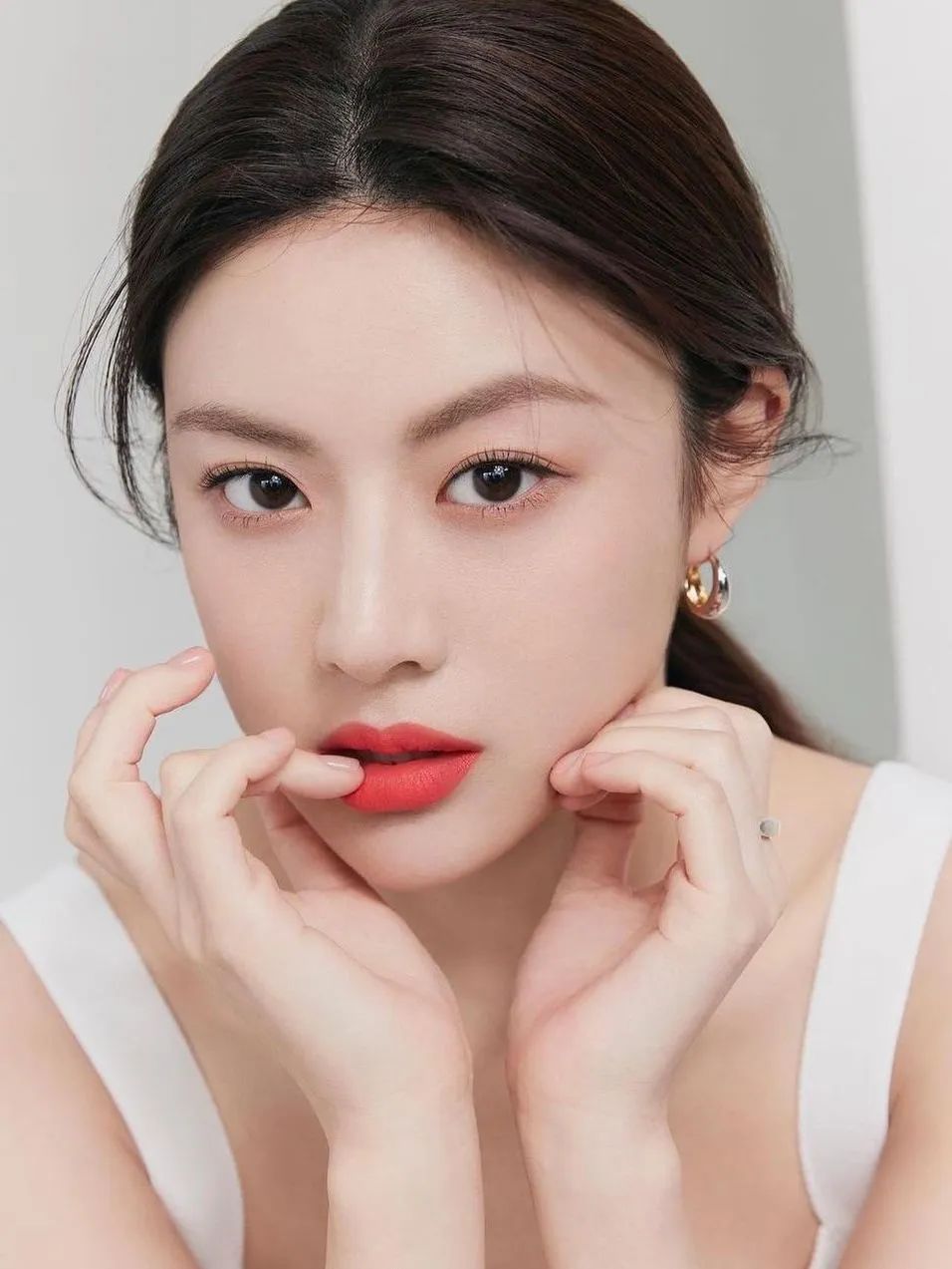 “素颜”和“化妆”穿同一件衣服有什么区别？看完我惊呆了