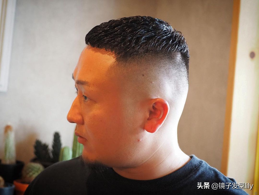 男士白发剪什么发型帅气年轻,男士帅气好打理的发型