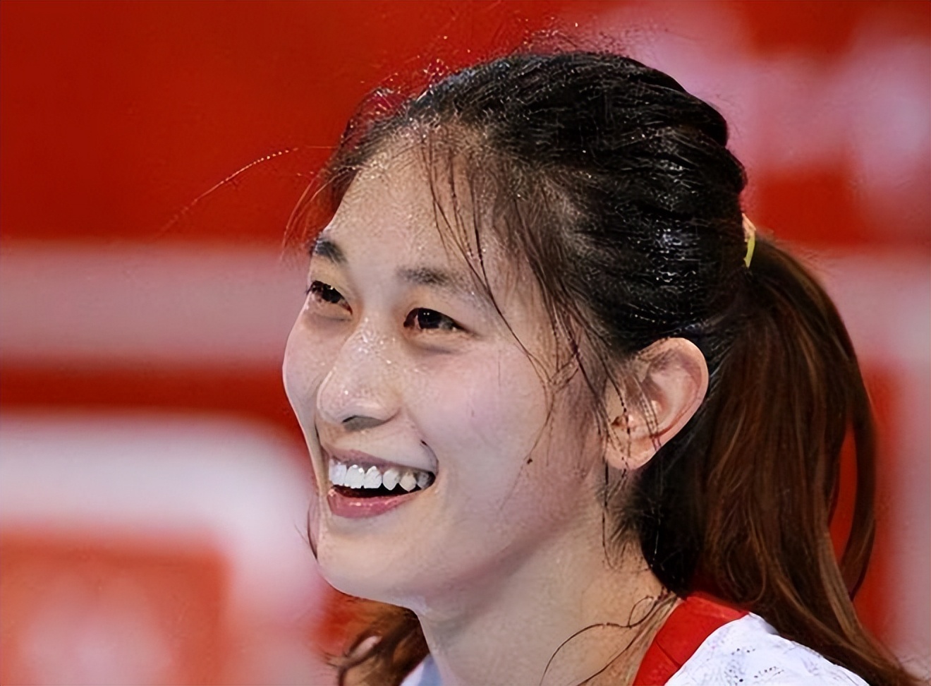 中国女篮王思雨照片好看一点的,徐杰和张茹王思雨身高啥关系