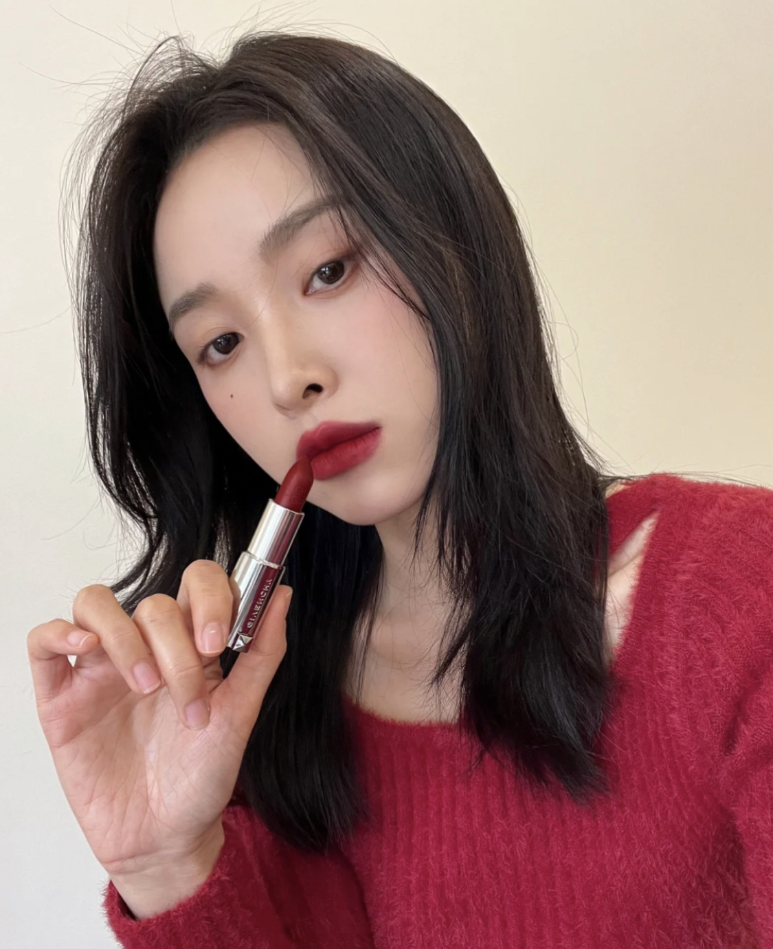 黑黄皮肤适合的滋润型口红,肤色暗黄的女生涂什么颜色的口红