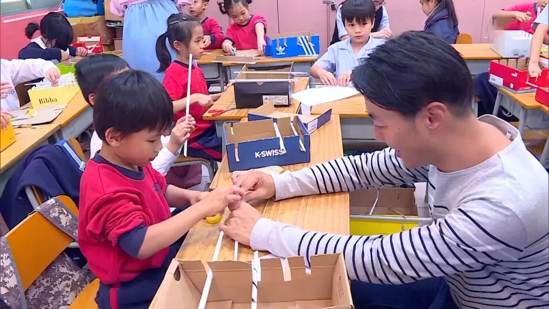 在香港怎么挑选小学学校,小孩怎么才可以过香港读公立学校