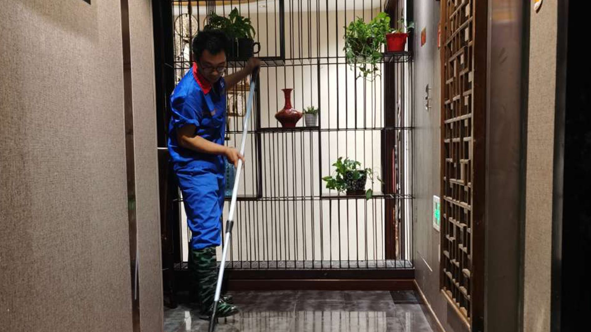 世卿防滑地砖价格,世卿地板防滑剂