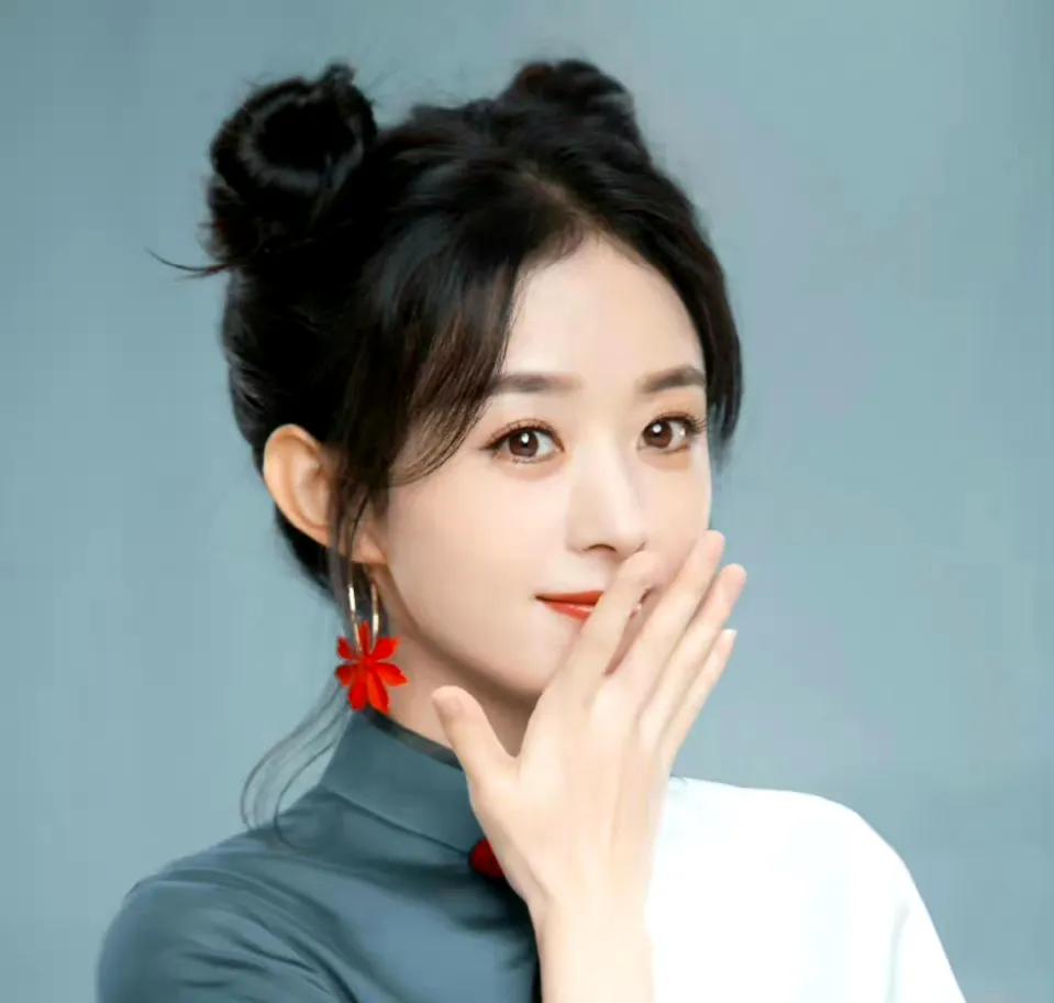 春天樱花席卷而来,夏日蝉鸣不止,玫瑰盛放热烈,与浪漫奔赴颖宝