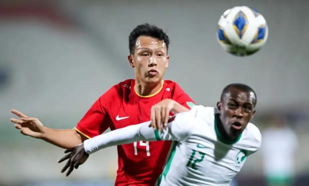 没输也窝心！换谁都不行，半场零射门，三脚必丢球，射正就是亡