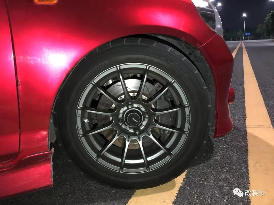 99年小伙的竞技风雅阁,被“美式截停”后也阻挡不了他继续玩车