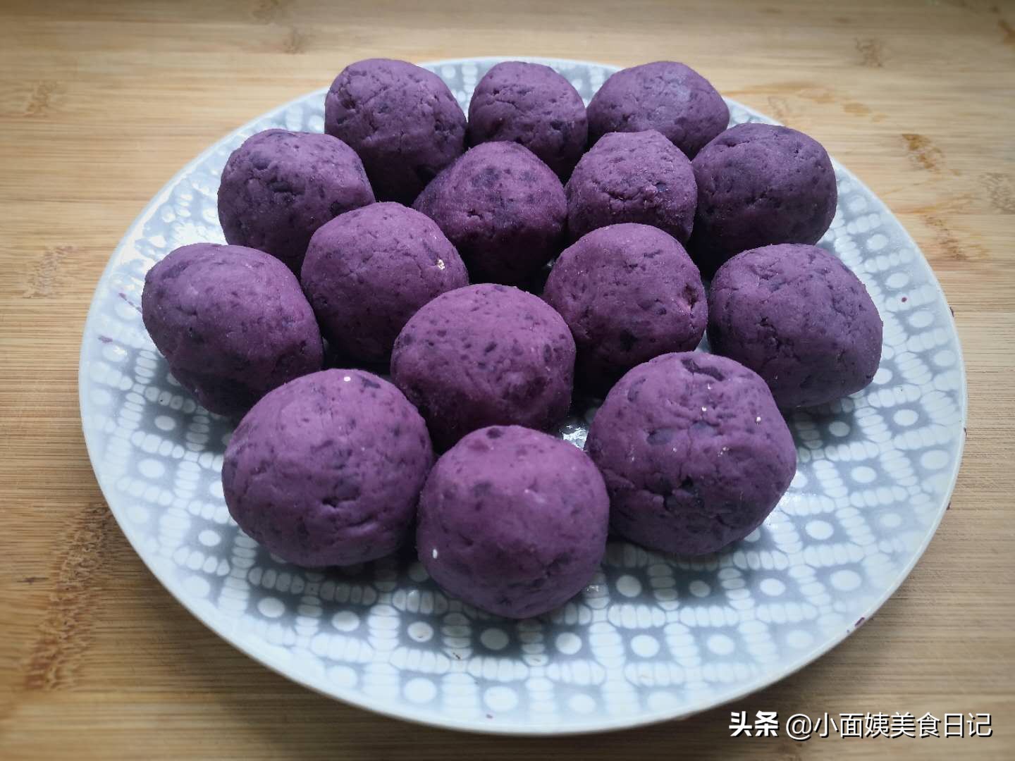 女人到了40岁建议多吃这几样,女性过了40岁推荐常吃3种食物