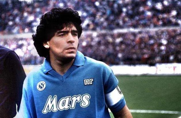 足坛各个时期顶尖球星,足坛各个年代领军人物