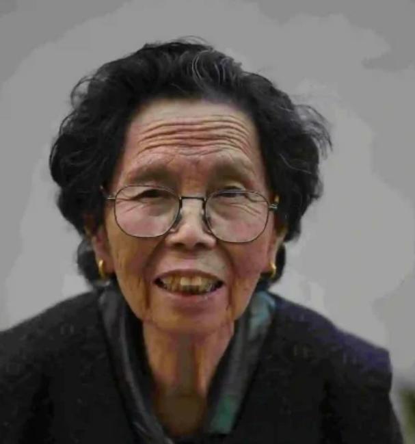 奶奶10年还债2077万的故事,90岁老奶奶创业失败十年还清2077万