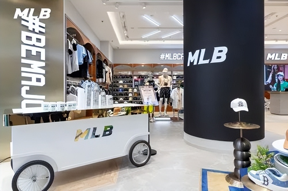 勉盛|MLB品牌智慧连锁门店智能显示屏解决方案
