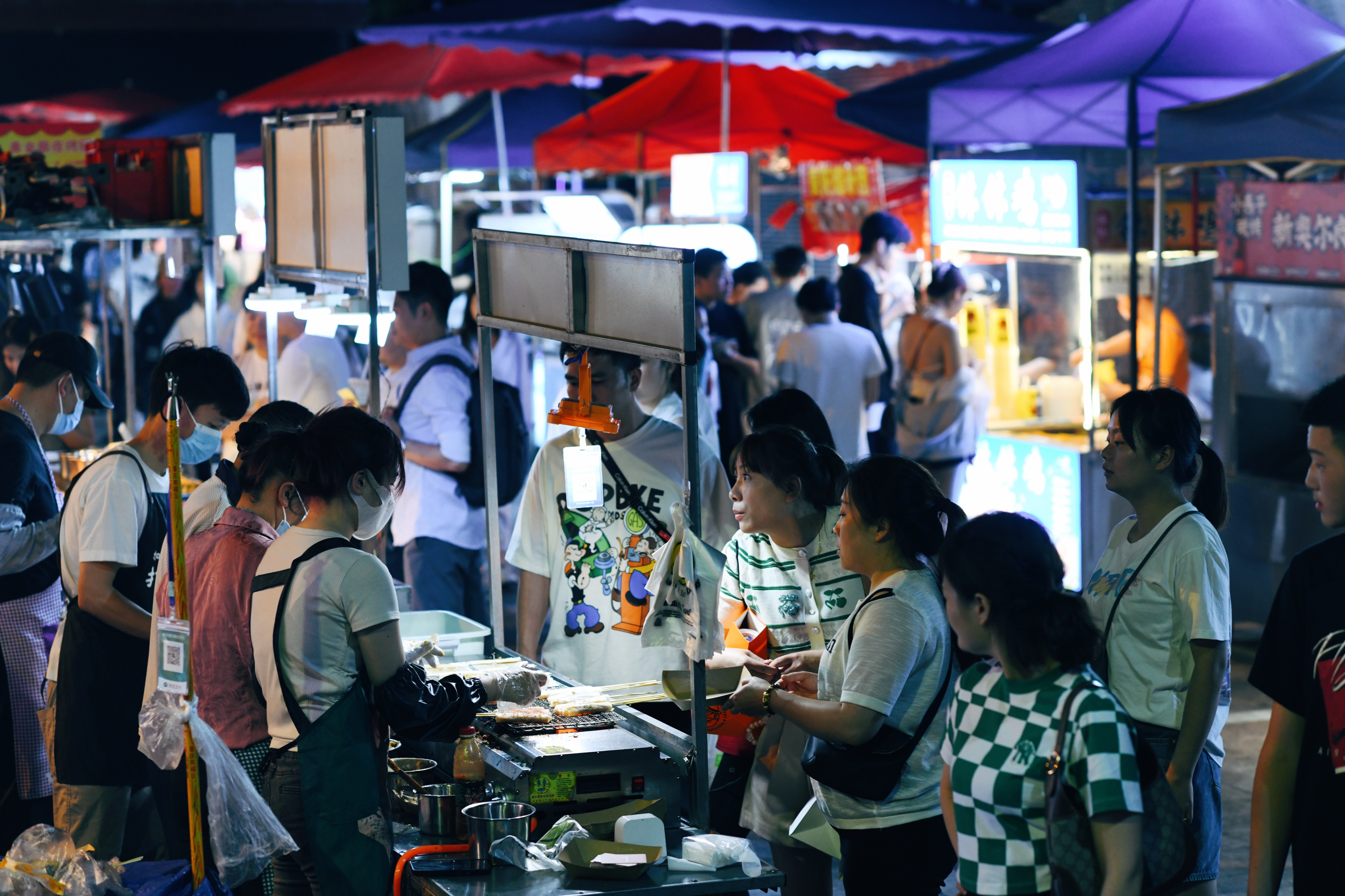 民心佳园夜市最火的是谁,最新的民心佳园夜市