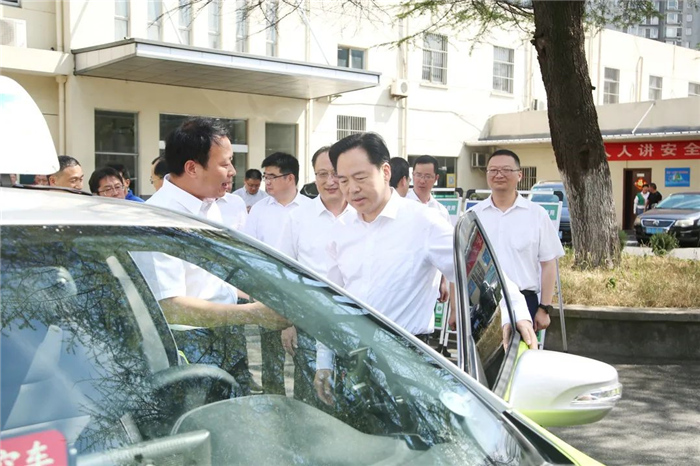 陈金虎专题调研新能源之都建设“三率”工作：坚持应用牵引、探索模式创新，提升新能源之都显示度感受度