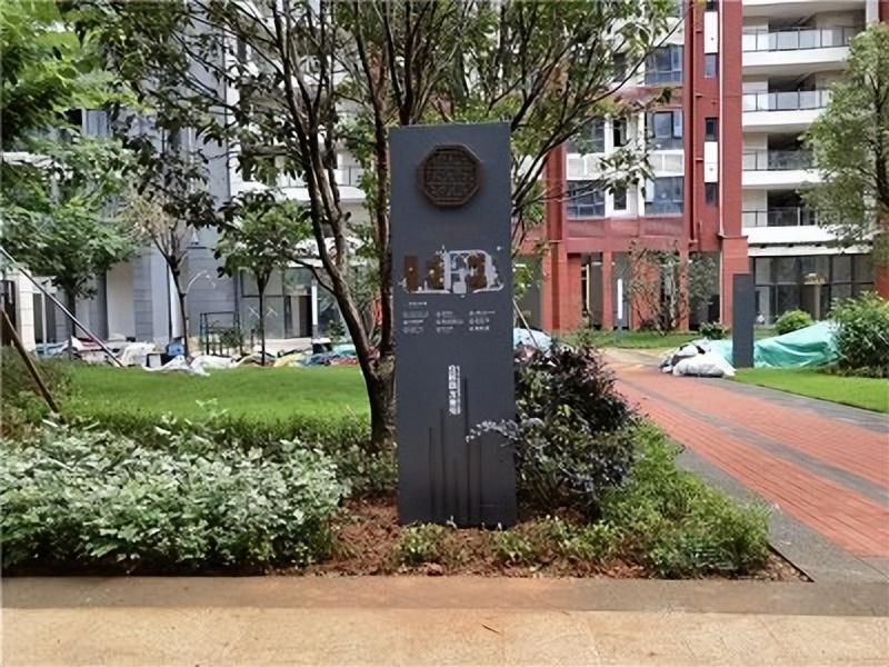 迈观广告：深圳商业地产标识标牌系统有哪些安装流程？