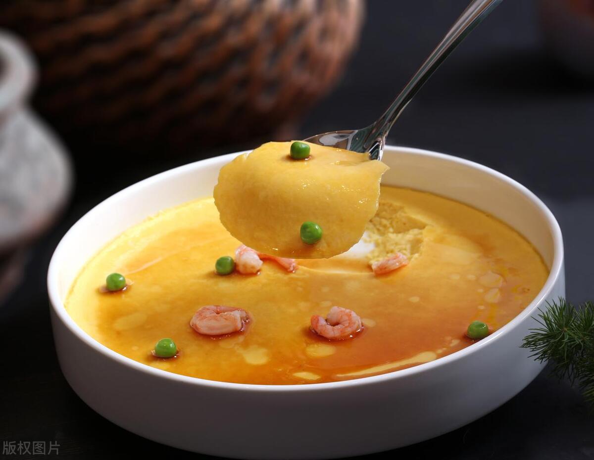 鸡蛋怎么煎好吃简单又营养,如何煎出嫩滑的鸡蛋