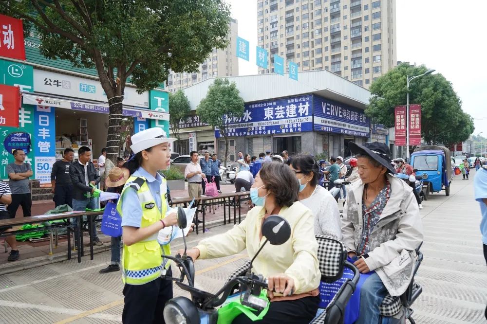 交通执法大队安全生产月简讯,内部交通安全宣传月工作总结