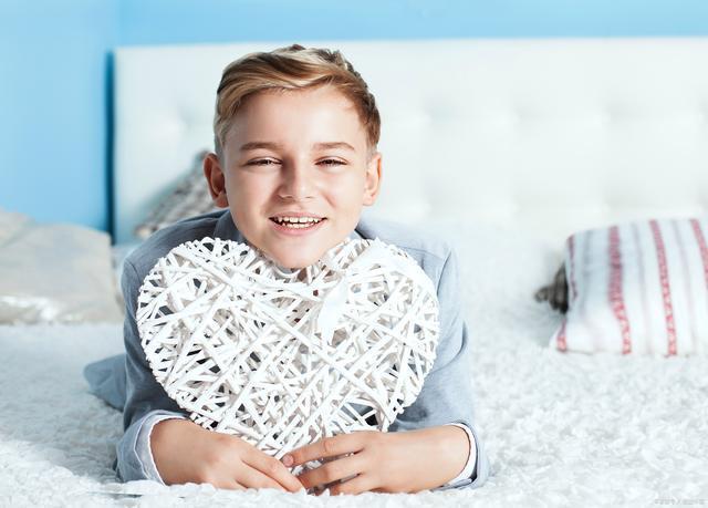 床上“螨虫成堆”？教你个土法子，家中放些它，螨虫“都跑光了”