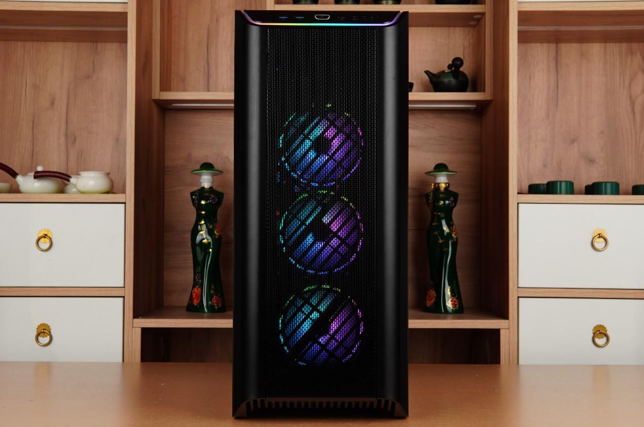 可以装多个硬盘的主机箱,带可插拔硬盘盒的主机