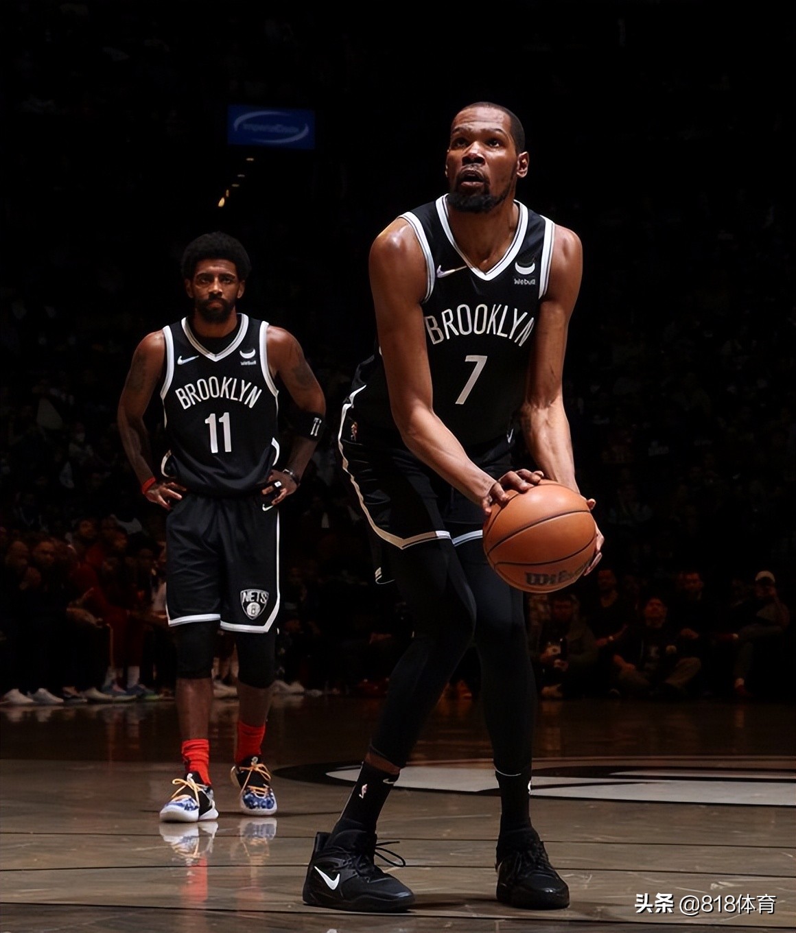 欧文向杜兰特说谢谢,欧文发布会杜兰特在旁边低头