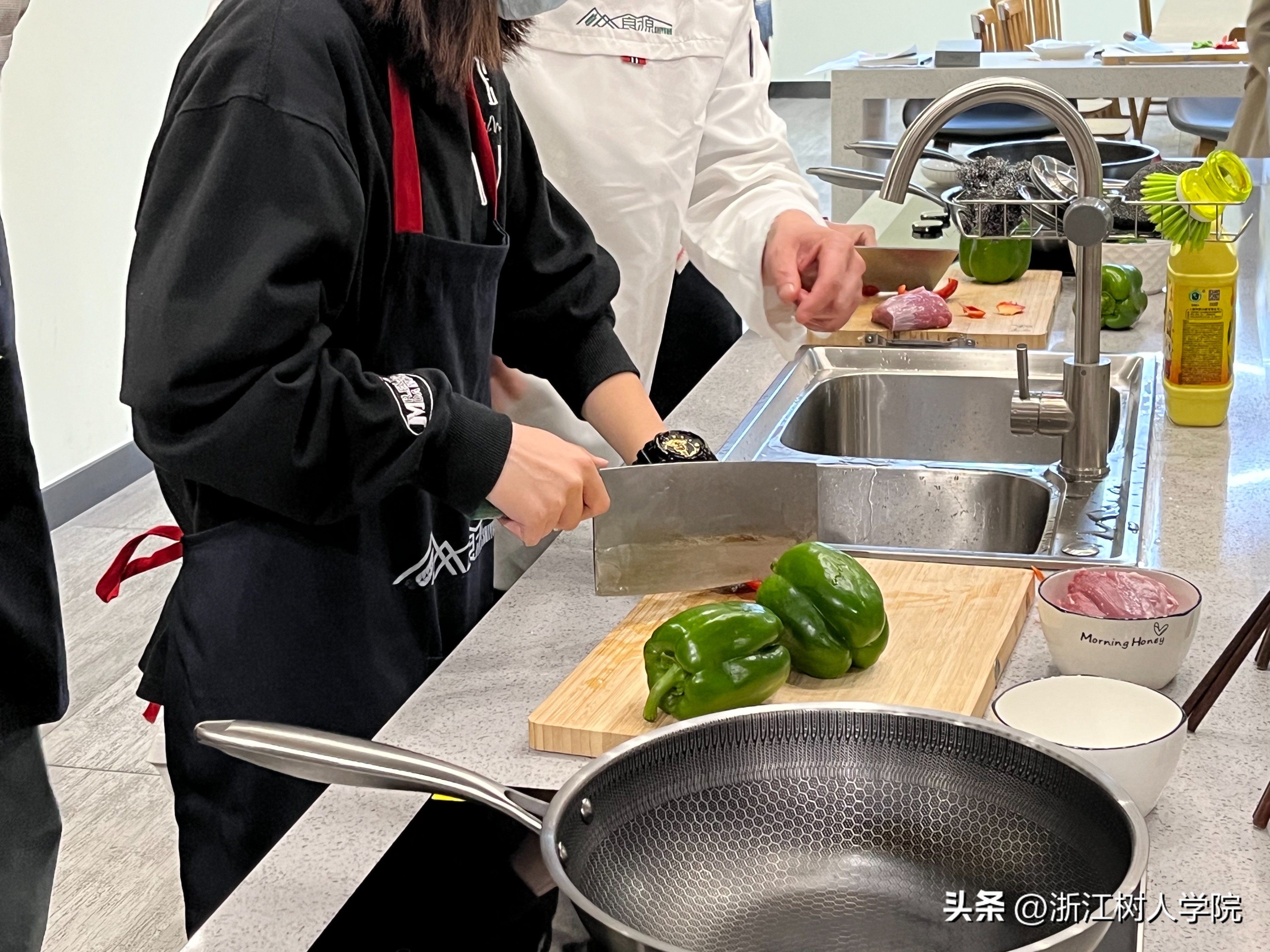 娴欐睙鏍戜汉瀛﹂櫌缇庨,娴欐睙鏍戜汉瀛﹂櫌鍘ㄨ壓浜ゆ祦