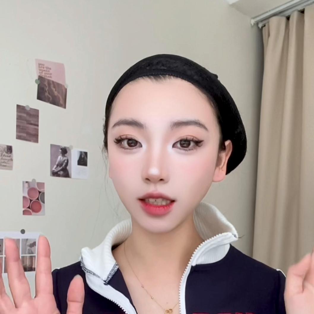 怎样戴假发不会显头大,假发怎么戴不显鼓技巧