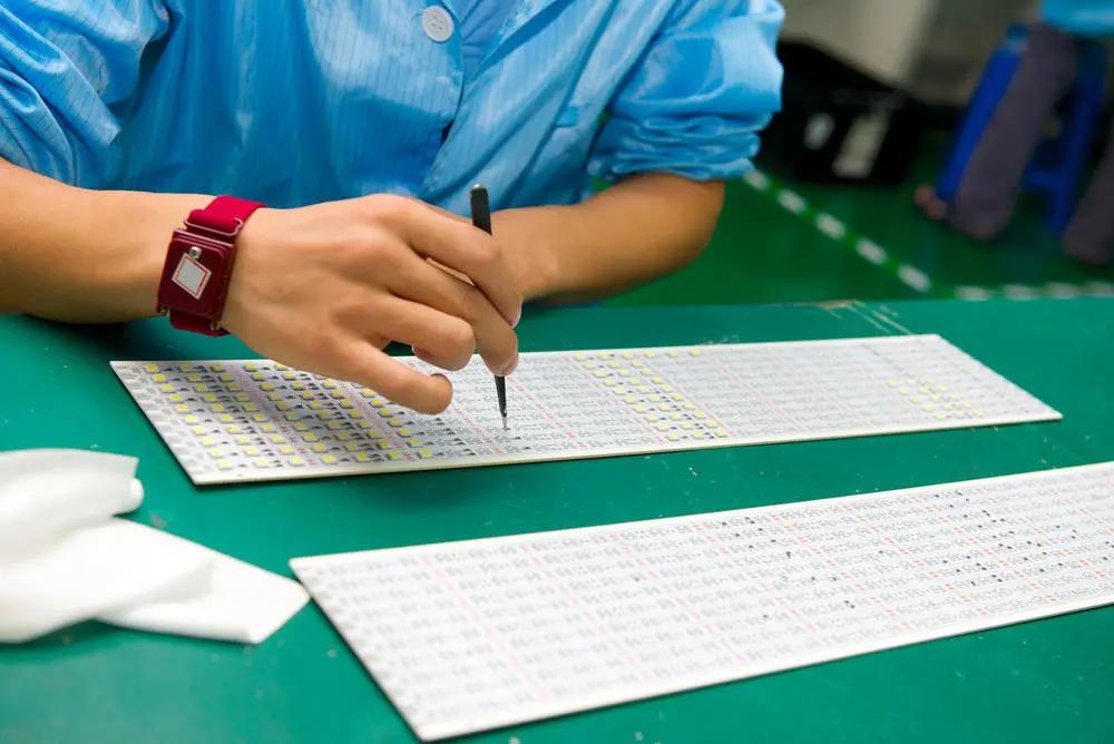 往届的二本生无经验怎么找工作,2013年二本生怎么找工作