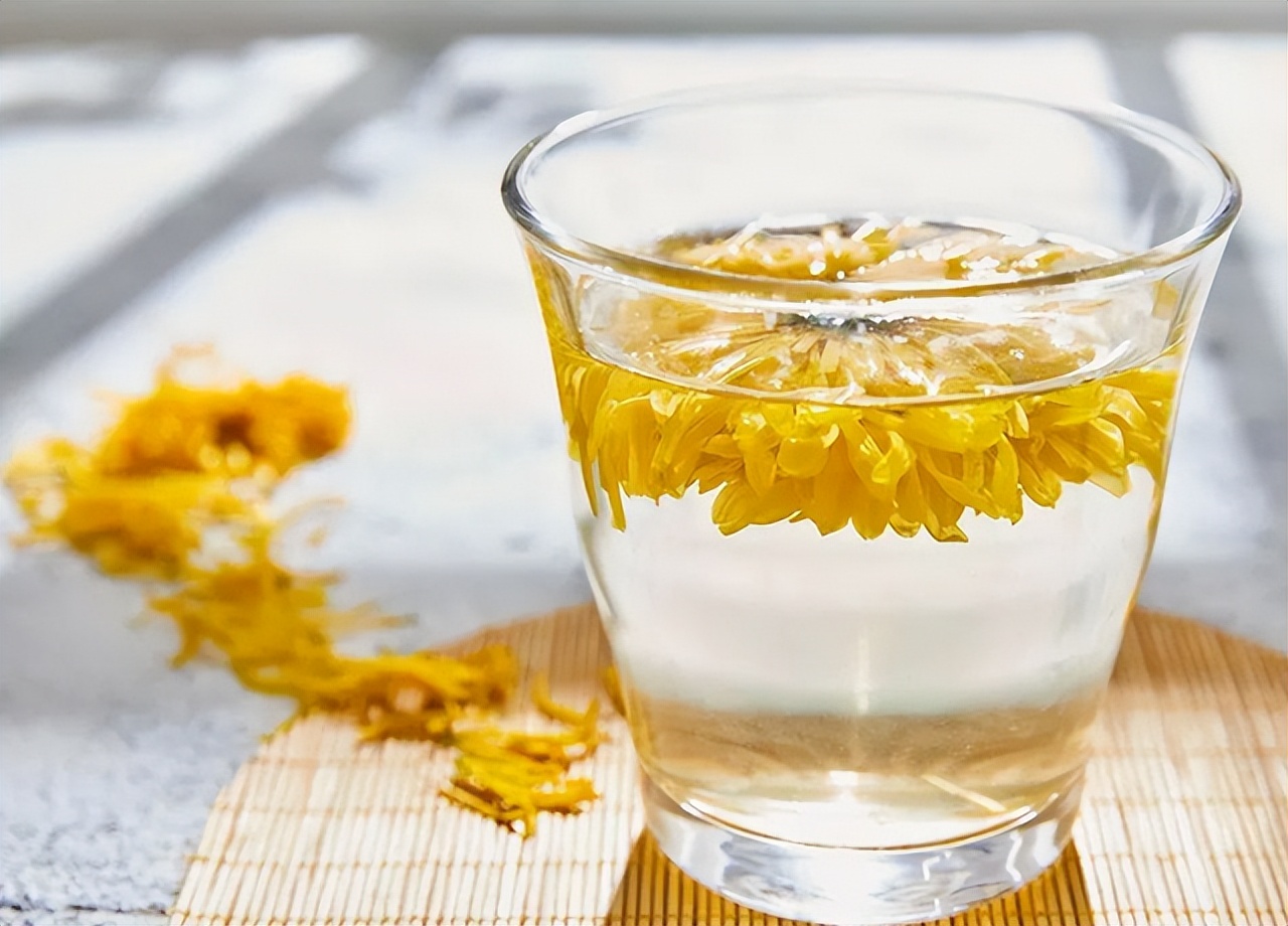 夏日消暑一杯热茶才是良方,炎炎夏日记得喝这些茶消消暑