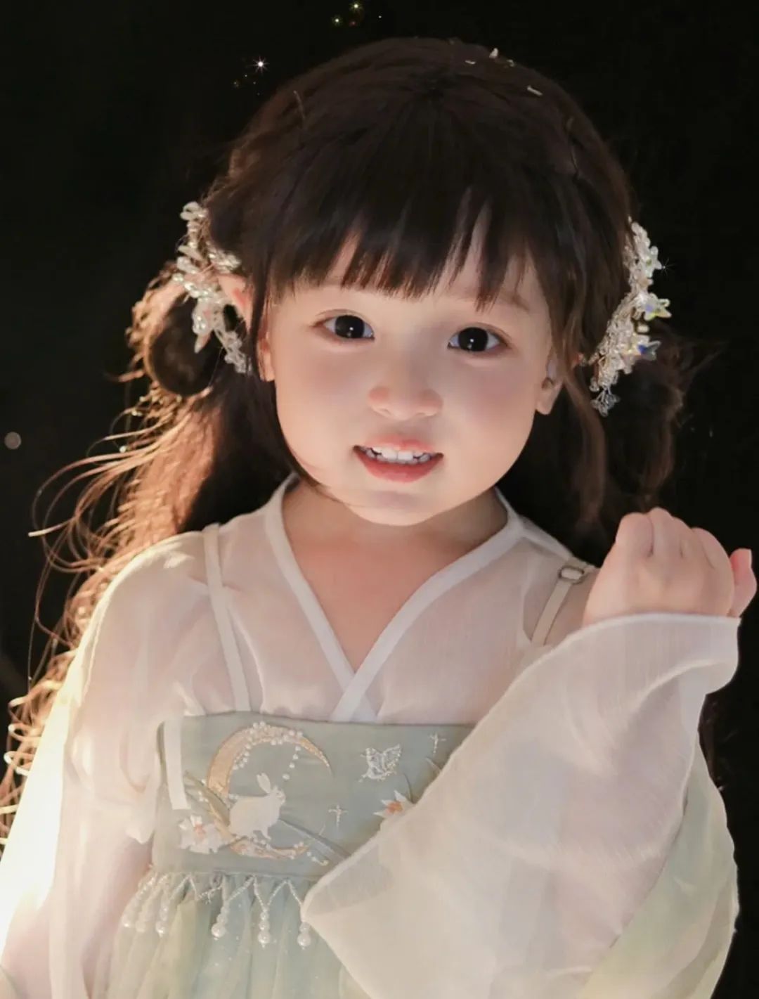 虞书欣圆脸变微脸的方法,虞书欣扁平脸改善