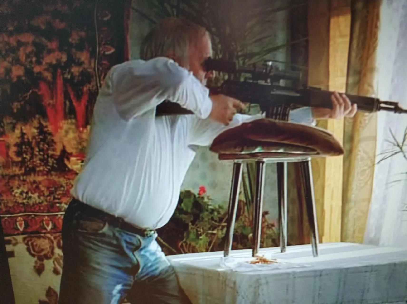 64.孙女被欺辱，退伍老兵奋起反击俄罗斯影片《伏罗希洛夫射手》