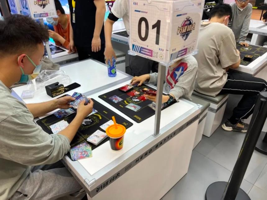 200万没凑齐奥特曼卡片,200万集奥特曼卡片没集满