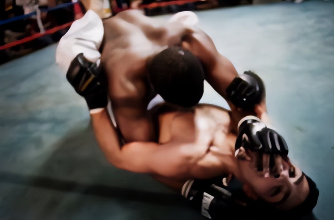 爱德华诺顿安东尼霍普金斯,爱德华诺顿搏击俱乐部