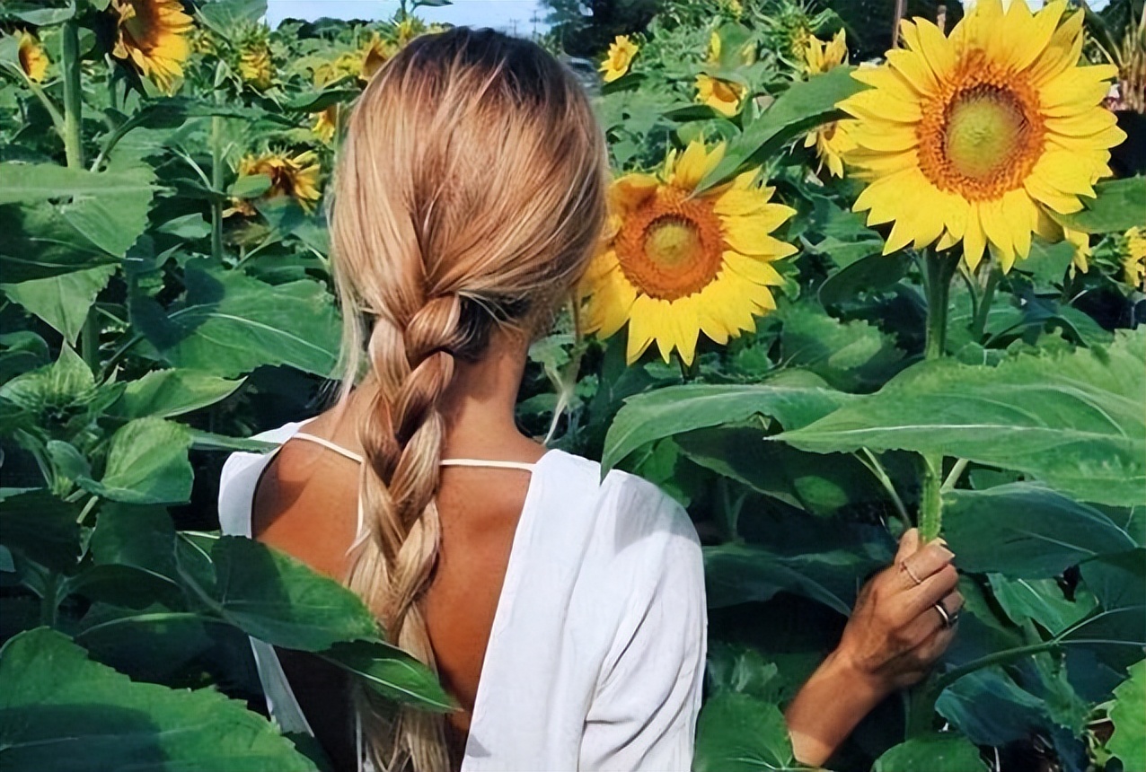 肠胃有空气老放屁咋回事,放屁太多需要警惕肝病吗