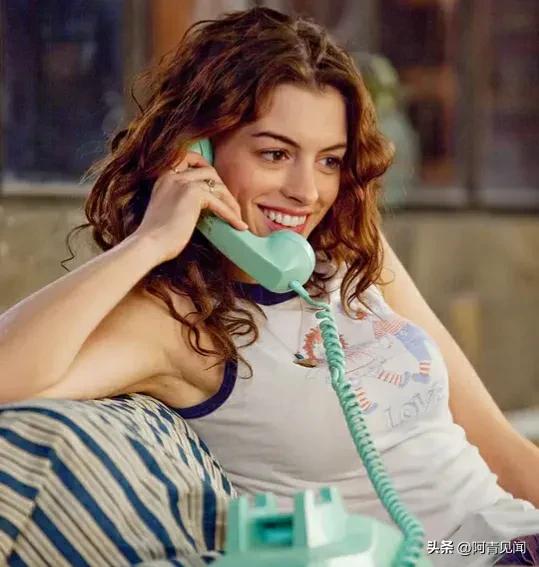 安妮海瑟薇演帕金森的电影,oneday安妮海瑟薇电影完整在线