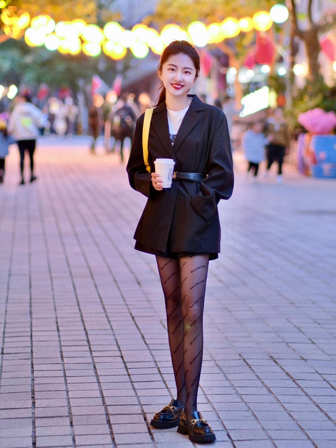 黑丝西装日常搭配高级感,黑色西装怎么搭配黑丝酷酷的