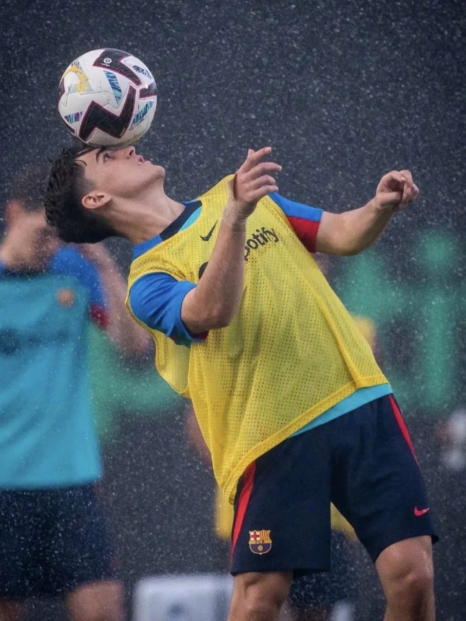 不懂球也看世界杯,不懂球但看世界杯