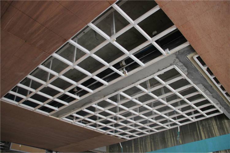 装修吊顶用木龙骨好还是轻钢龙骨,石膏吊顶木龙骨好还是轻钢龙骨好