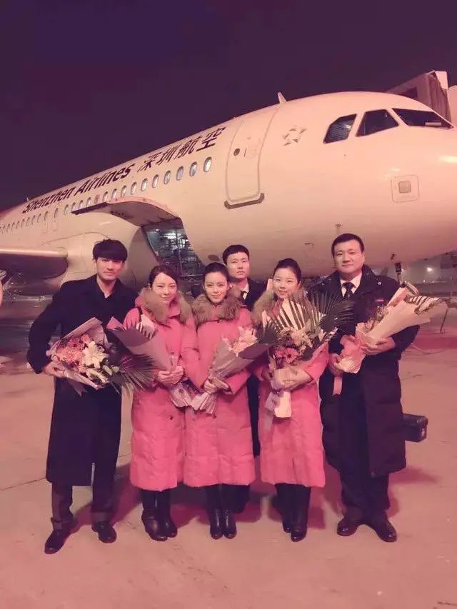 空姐做主播,空姐做博主收入