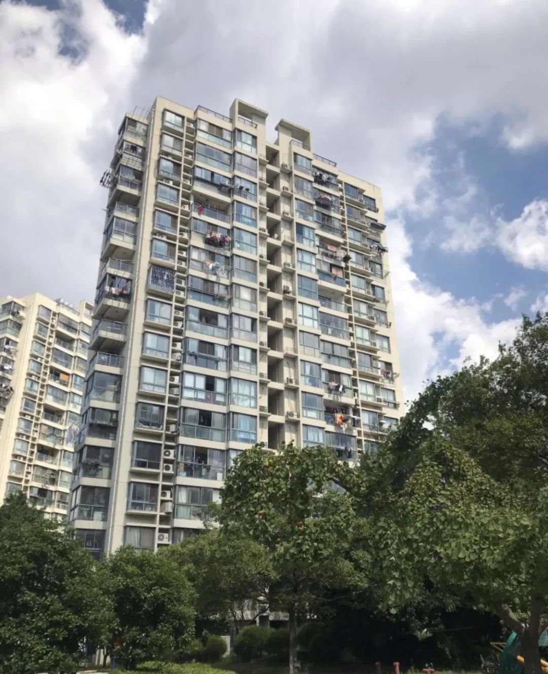 上海三林新村二手房5万急售,单价4千和6千的楼盘该怎么选