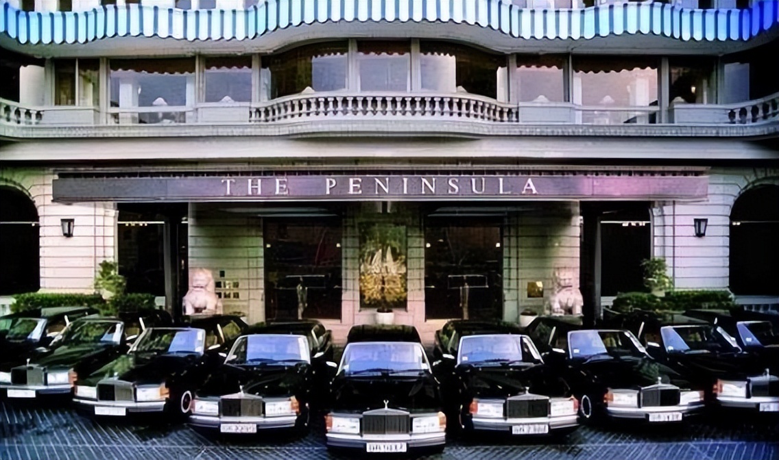 人称“屌丝”土豪，一次性买30台劳斯莱斯，娶墨西哥嫩模为妻