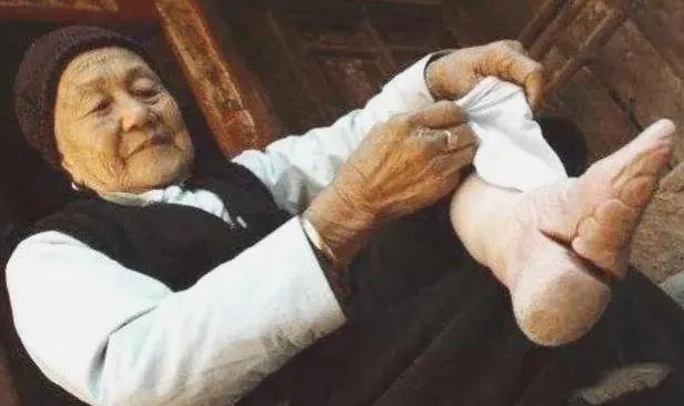 愿天堂里的奶奶没有病痛折磨,愿奶奶在天堂没有病痛折磨