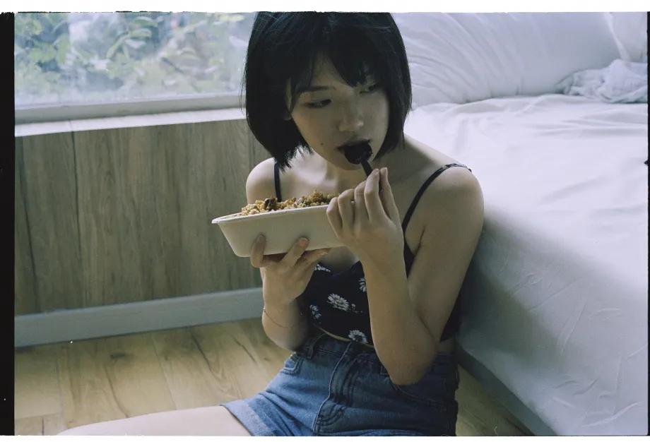 清新女大学生写真,青春活力大学生写真照片