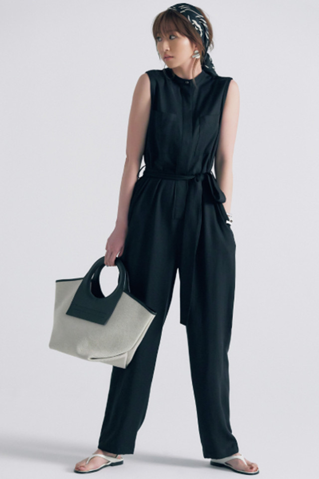 到了仲夏才发现，全身穿黑更适合，优雅冷静还不会显黑